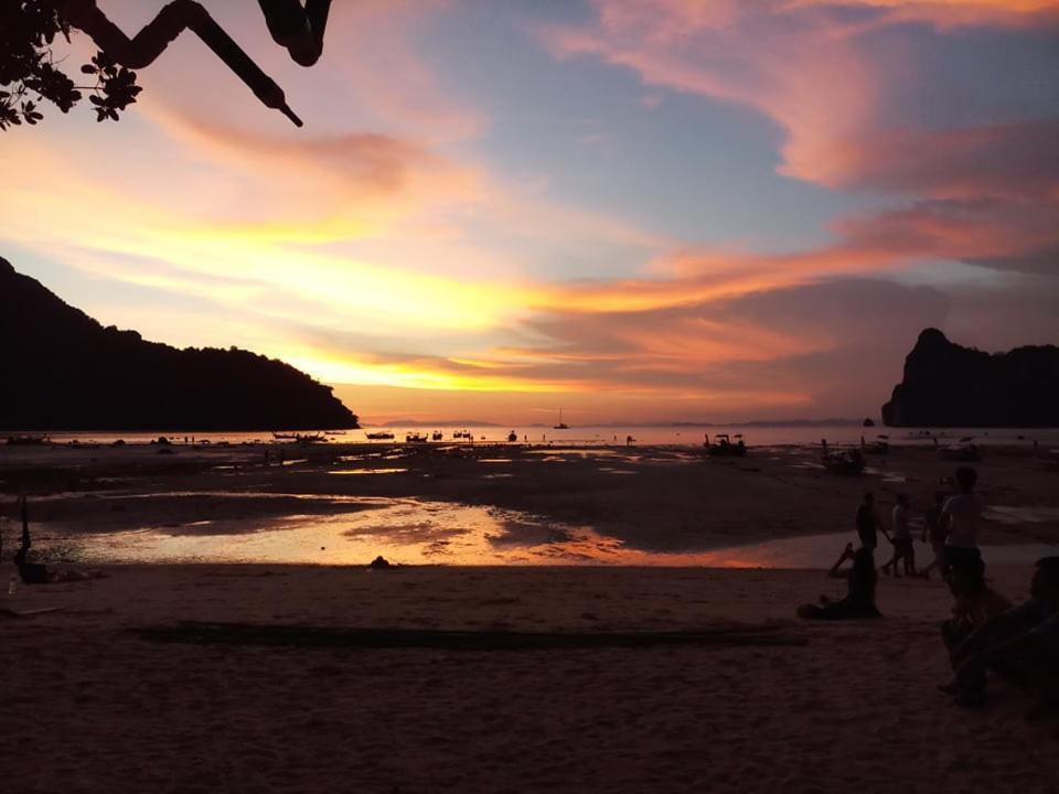 Stones Bar Dorm Rooms Koh Phi Phi Exterior foto